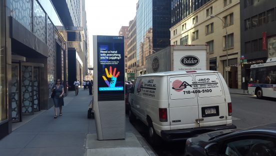 LinkNYC console in Midtown Manhattan. Foto Hans Klis