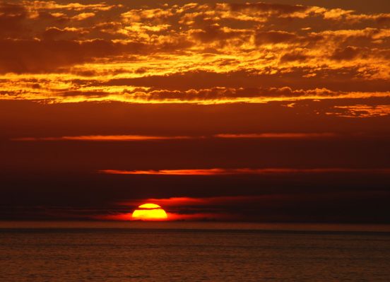 Sunset at Porto Covo, west coast of Portugal. Alvesgaspar / Wikimedia Commons